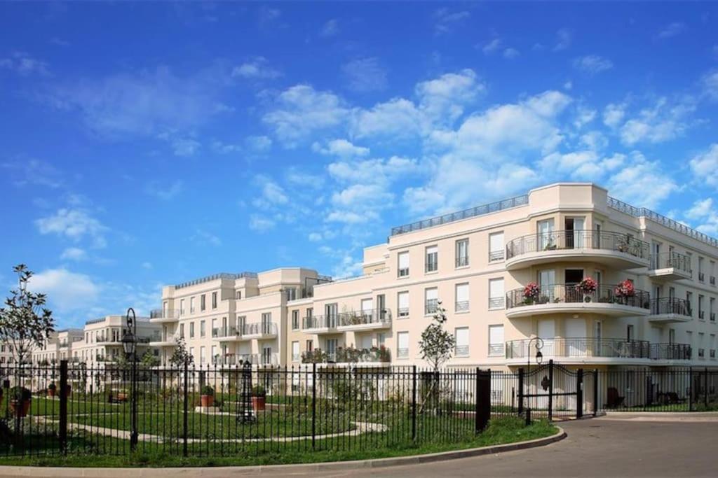 Appartement Wakandais-Proche Disney, Parking & Wifi 몽테브랭 외부 사진